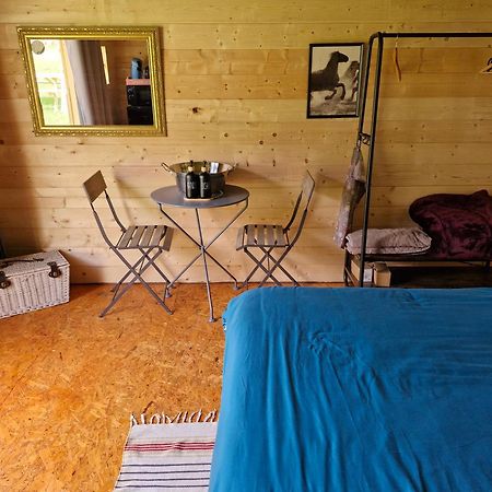 La Cabane Des Lucioles Saint-Julien-Boutieres Esterno foto