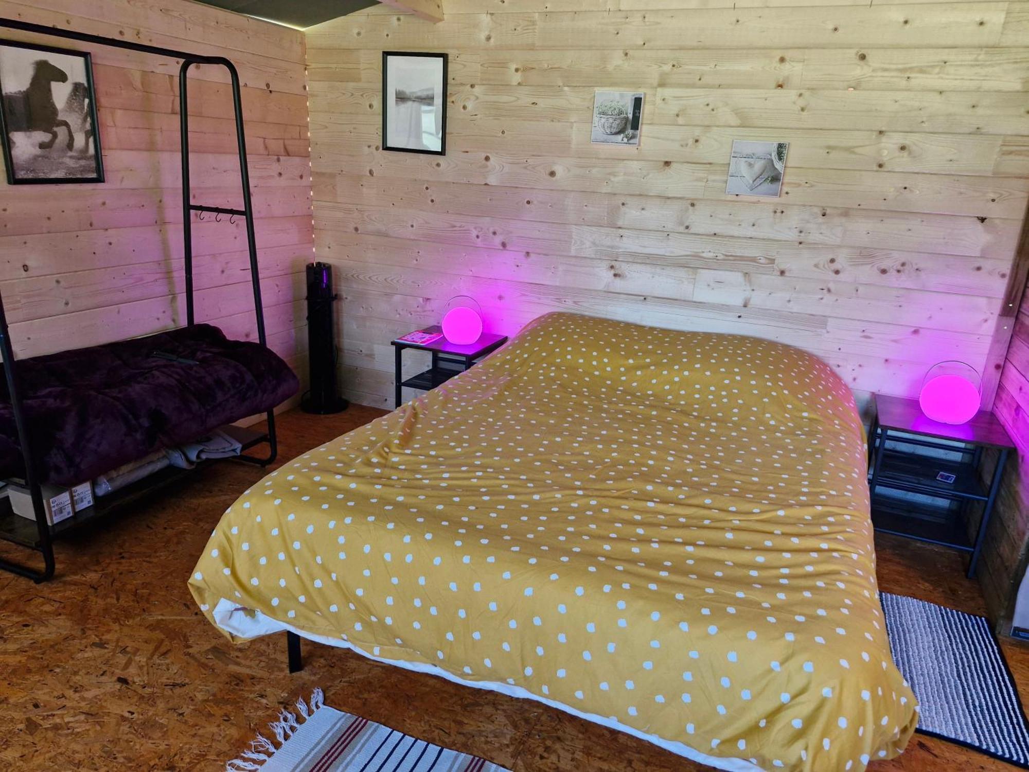 La Cabane Des Lucioles Saint-Julien-Boutieres Esterno foto