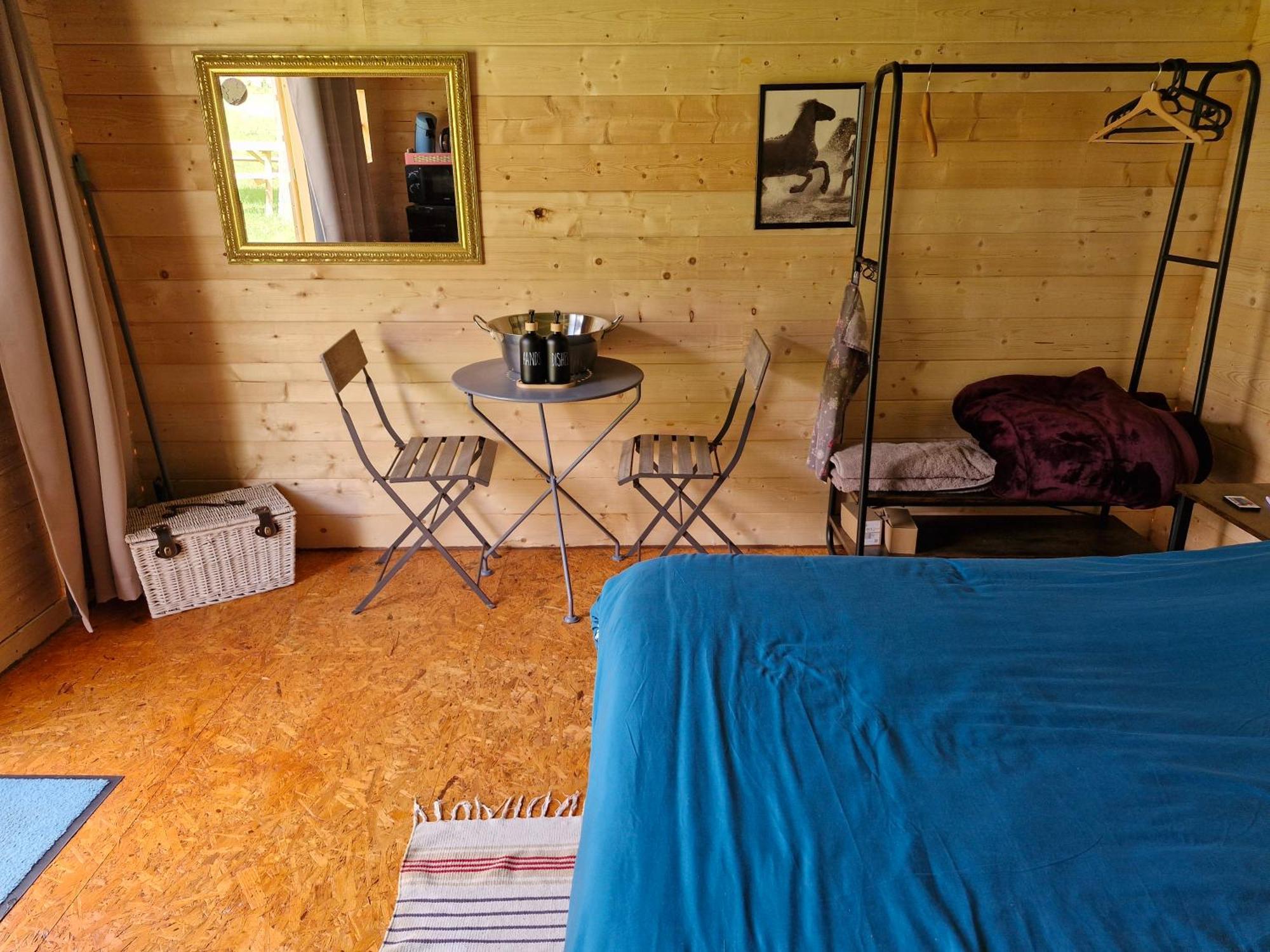 La Cabane Des Lucioles Saint-Julien-Boutieres Esterno foto